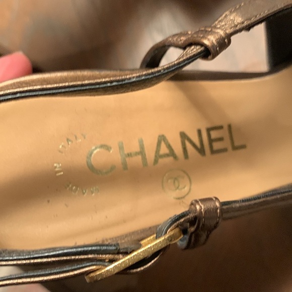 Chanel Camelia heels - Picture 14 of 17